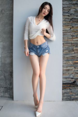 丝袜美腿福利视频在线_BD英语在线视频播放