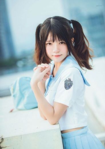 晚上一个人的视频www电影_短视频完整无删减版