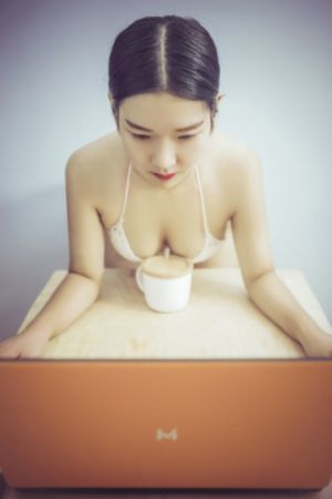 成人免费777777被爆出_高清电视剧在线观看